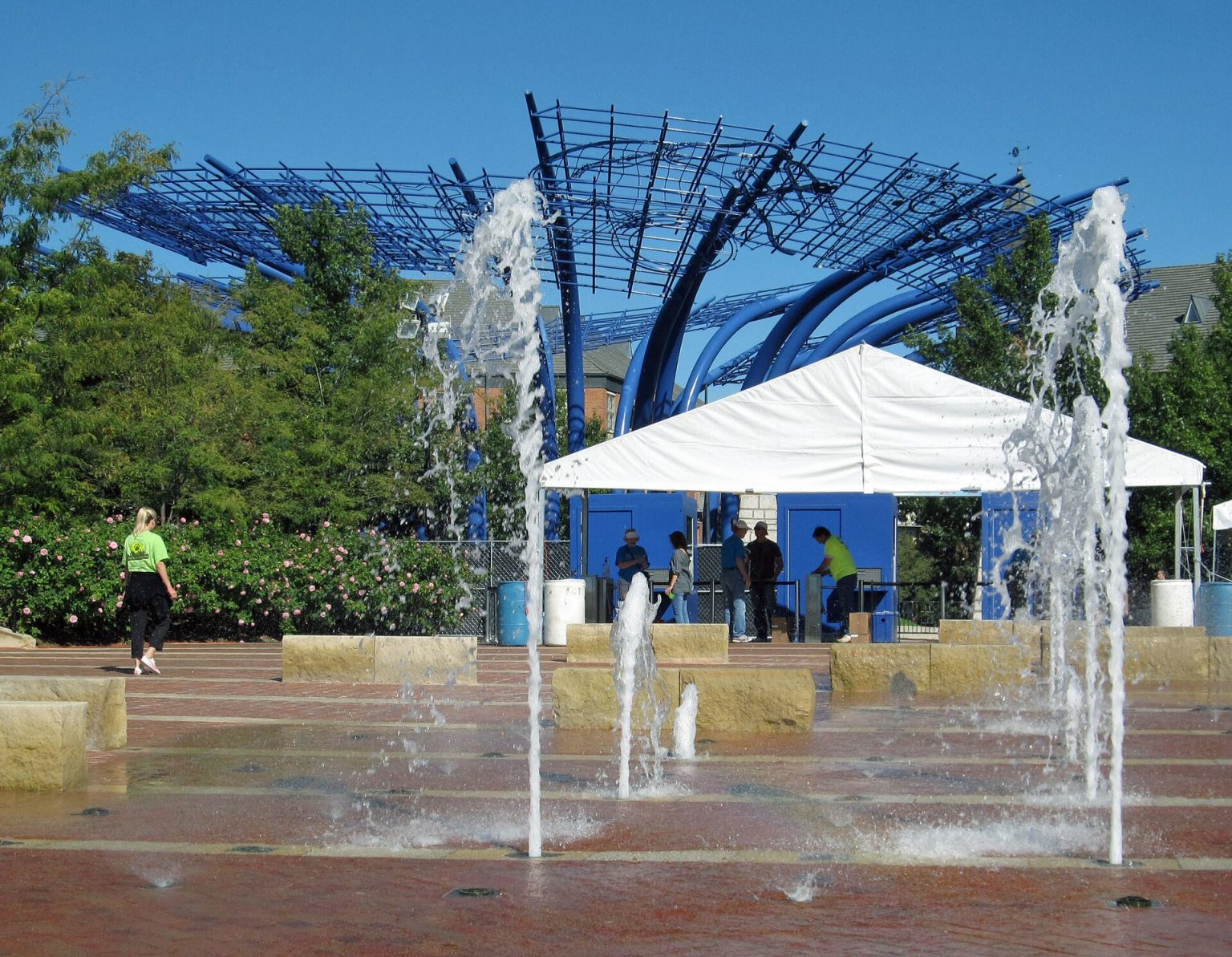 Fuentes en Addison Circle, Addison, Texas