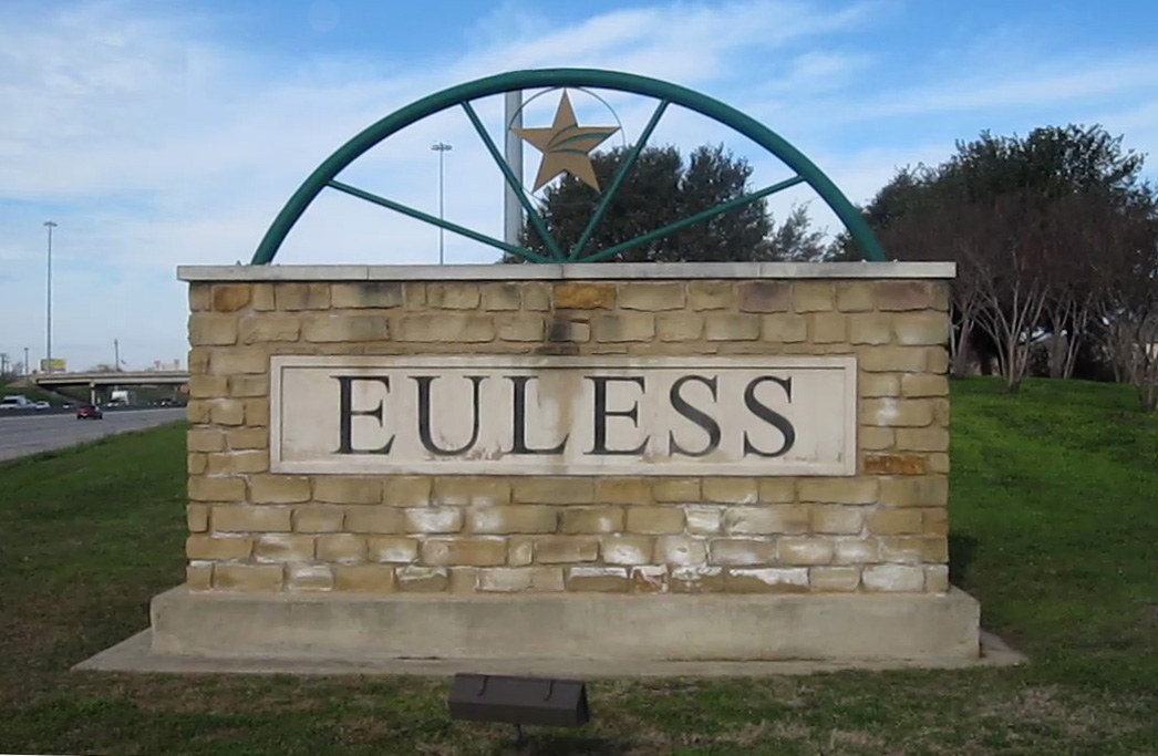 Euless city entrance sign in Euless, Texas