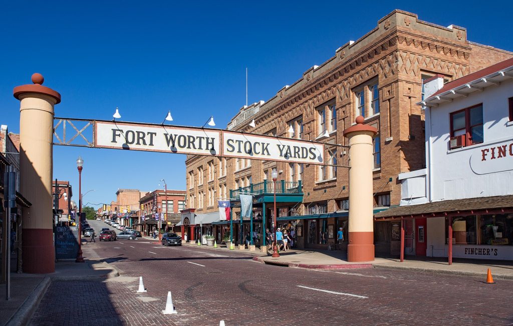Letrero de entrada a los Fort Worth Stockyards en Exchange Avenue, Fort Worth, Texas